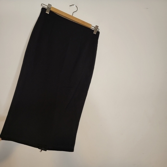 ZARA Back Zip Up Black Pencil Skirt Size Small - Picture 2 of 8